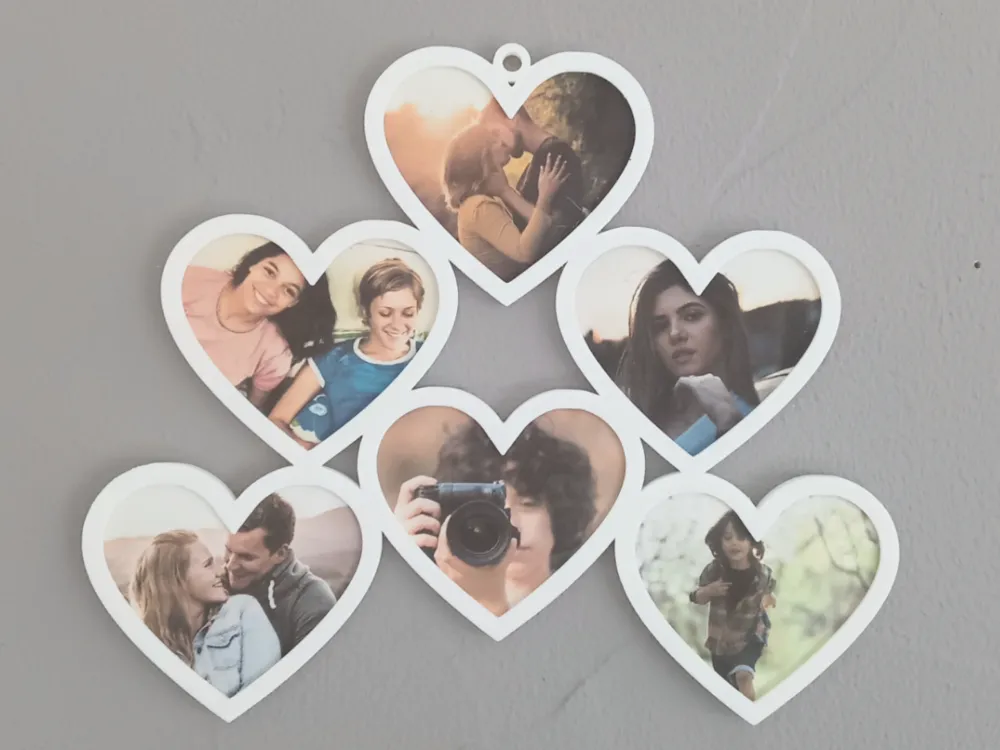 Mural de Fotos Corações de Família