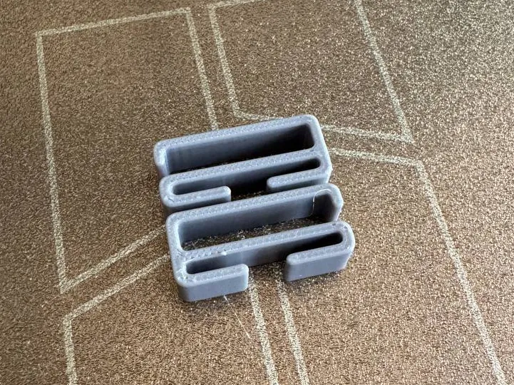 Excess Bag Strap Clip v2