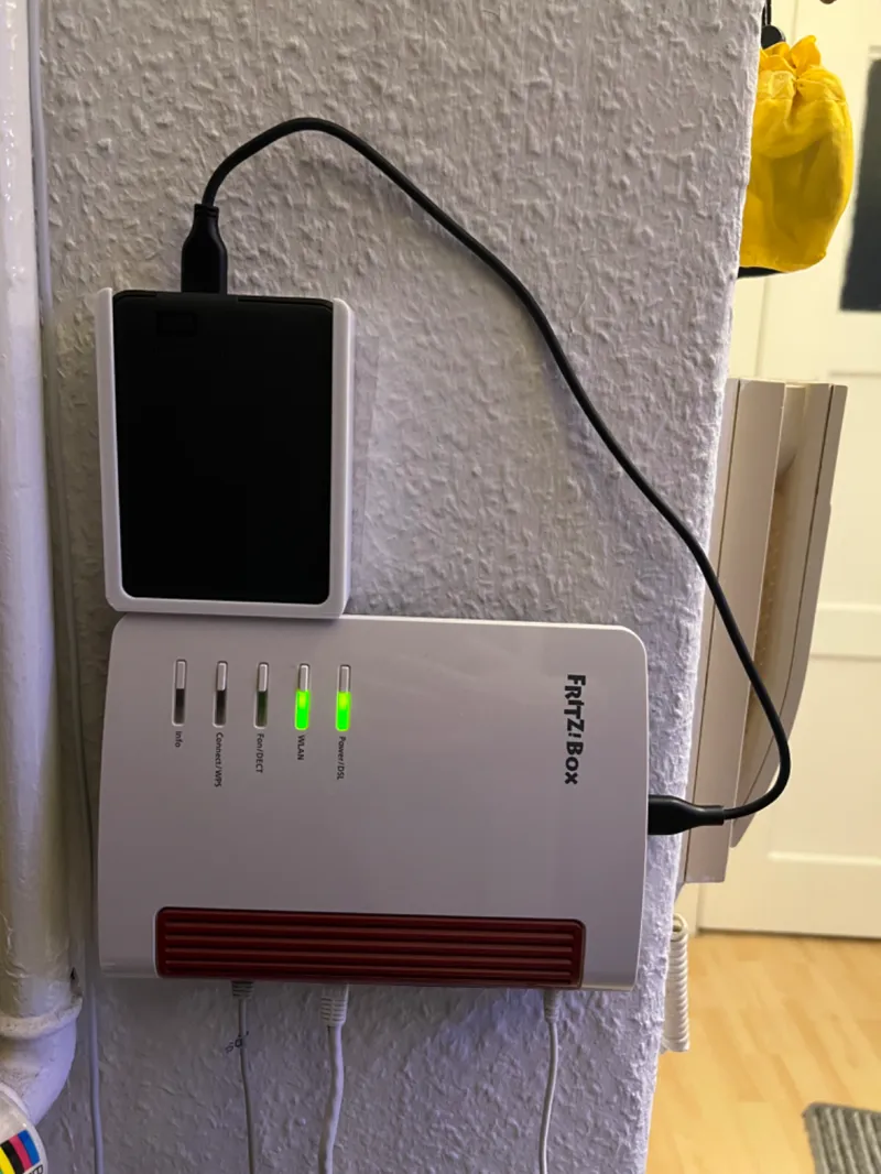 wd mobile wall mount