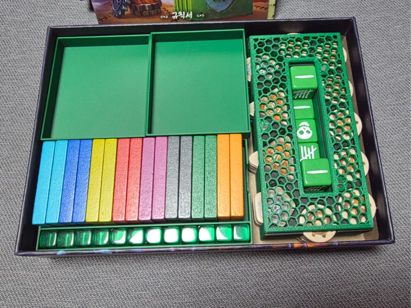 Emerald skull insert and coins
