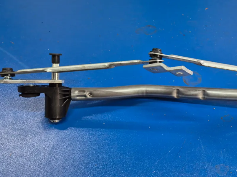 Alfa 159 left wiperblade arm replacement part.