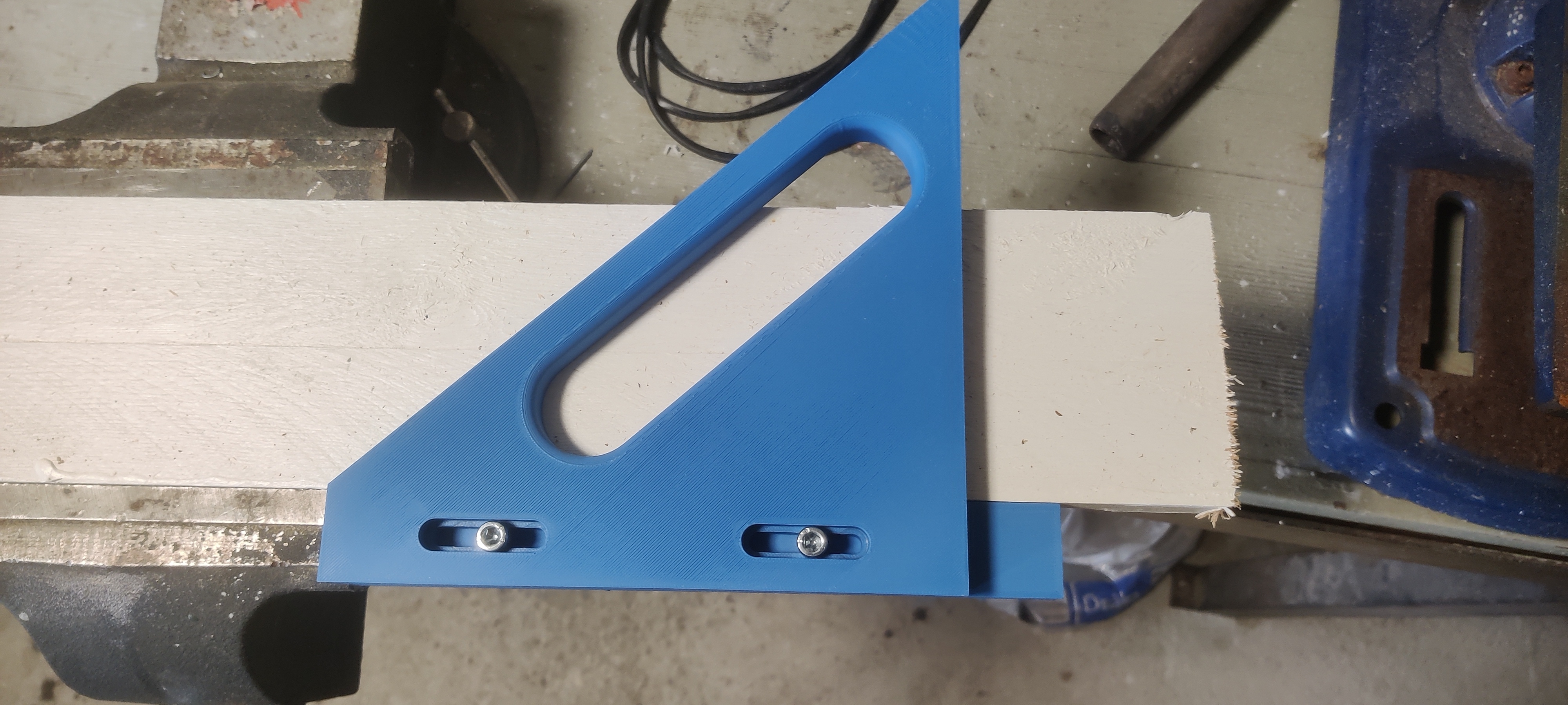 Miniatura 2 do modelo 3D Circular saw straight angle guide
