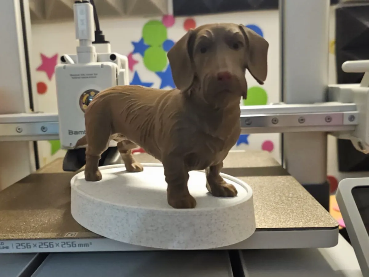 Teckel poil dur — figurine réaliste