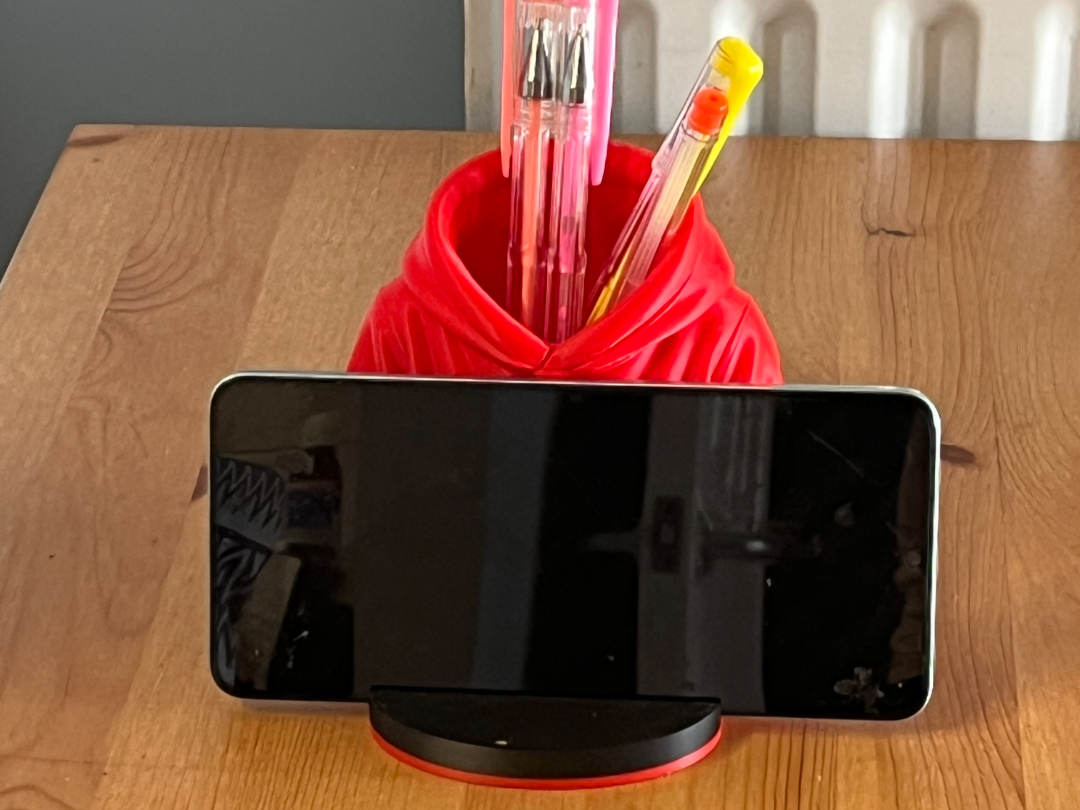 Hoodie Phone Stand Pot