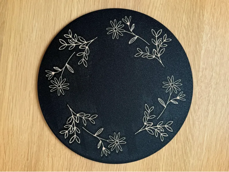 Flowers Table Top / Dessus de table fleurs