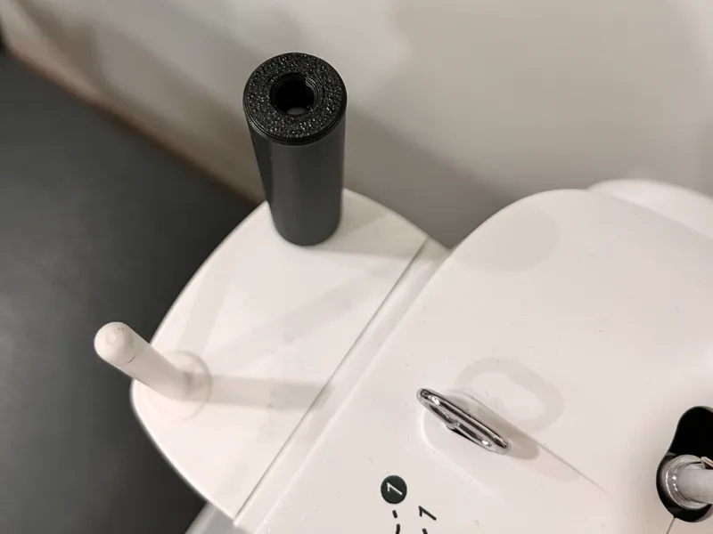 Big sewing thread spool adapter
