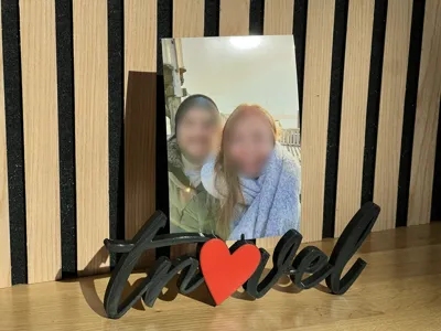 Travel-sign with photo holder (PiP, AMS & No-AMS)