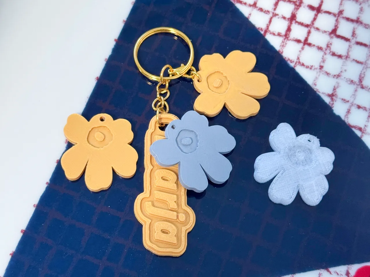 Marimekko Unikko earrings/pendant/keychain view 3