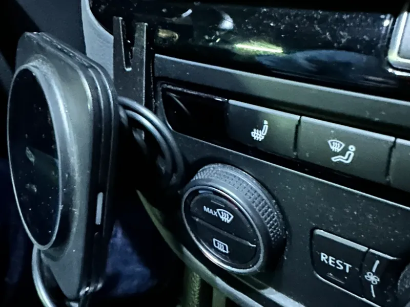 ESR MagSafe Car Mount for VW Sharan/SEAT Alhambra