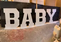 Lettres BABY avec support pour baby shower — photo 2