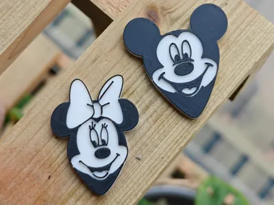 Mickey & Minnie mouse guitar pick