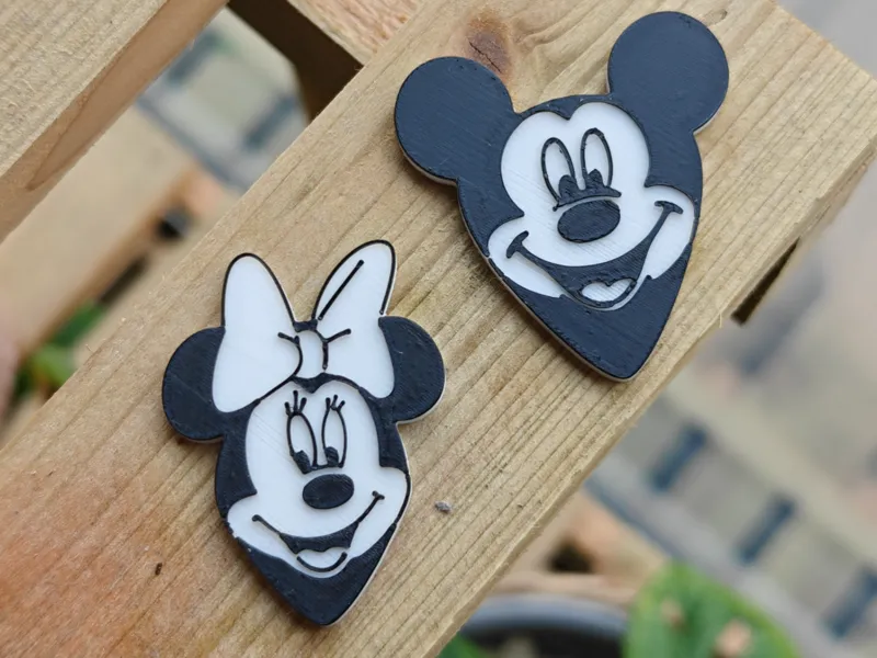 Mickey & Minnie mouse guitar pick