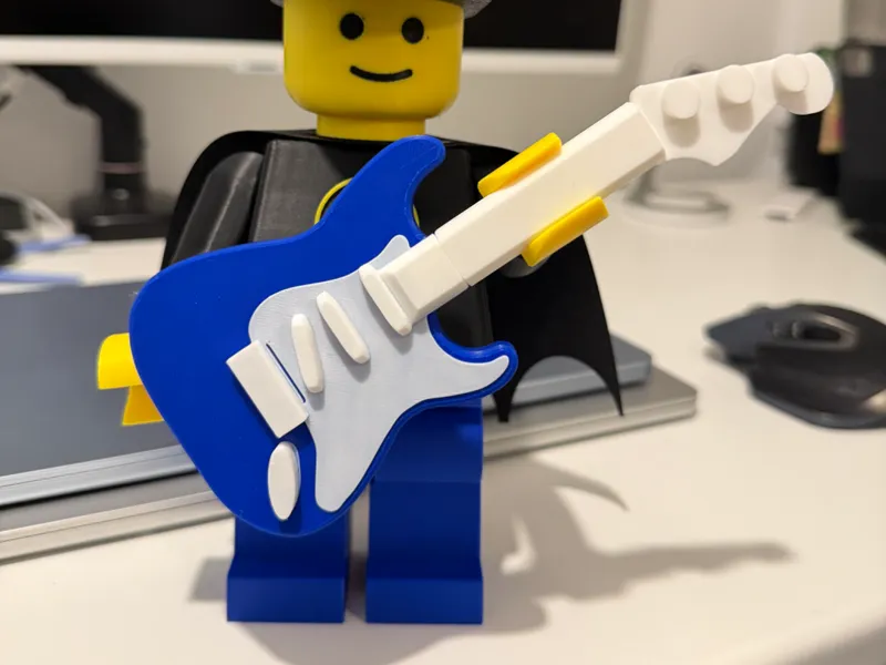5:1 Big Brick Guitar - 500% Stratocaster 