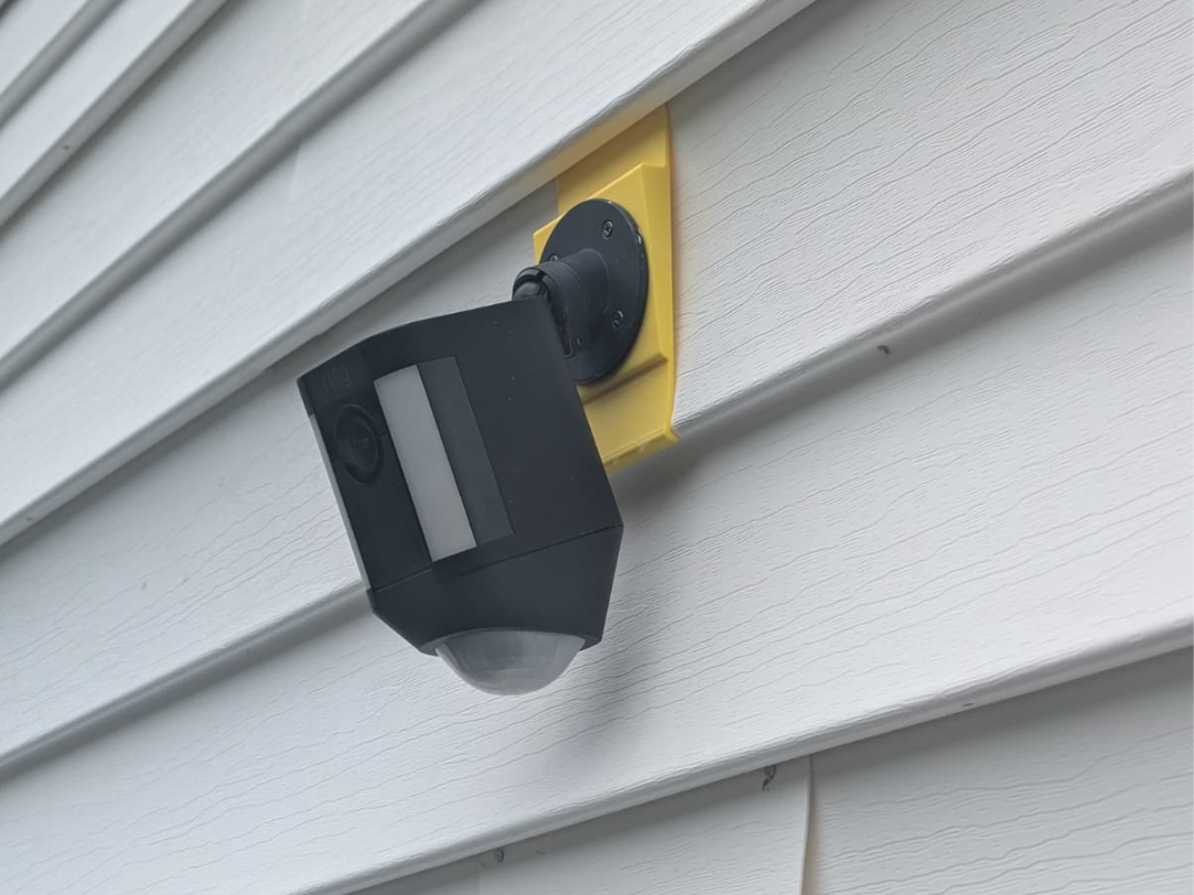 Vinyl-Siding-Mount-Spotlight-Ring-Cam-Plus