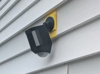 Vinyl-Siding-Mount-Spotlight-Ring-Cam-Plus