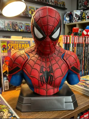 Figura decorativa: Spider-Man Bust — vista de referencia 2