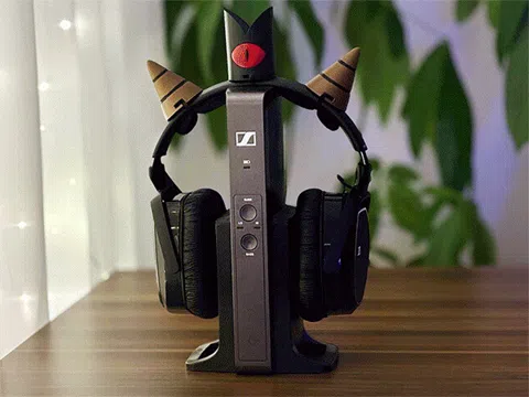 Red Crown Headset Accessory - Cult of the Lamb