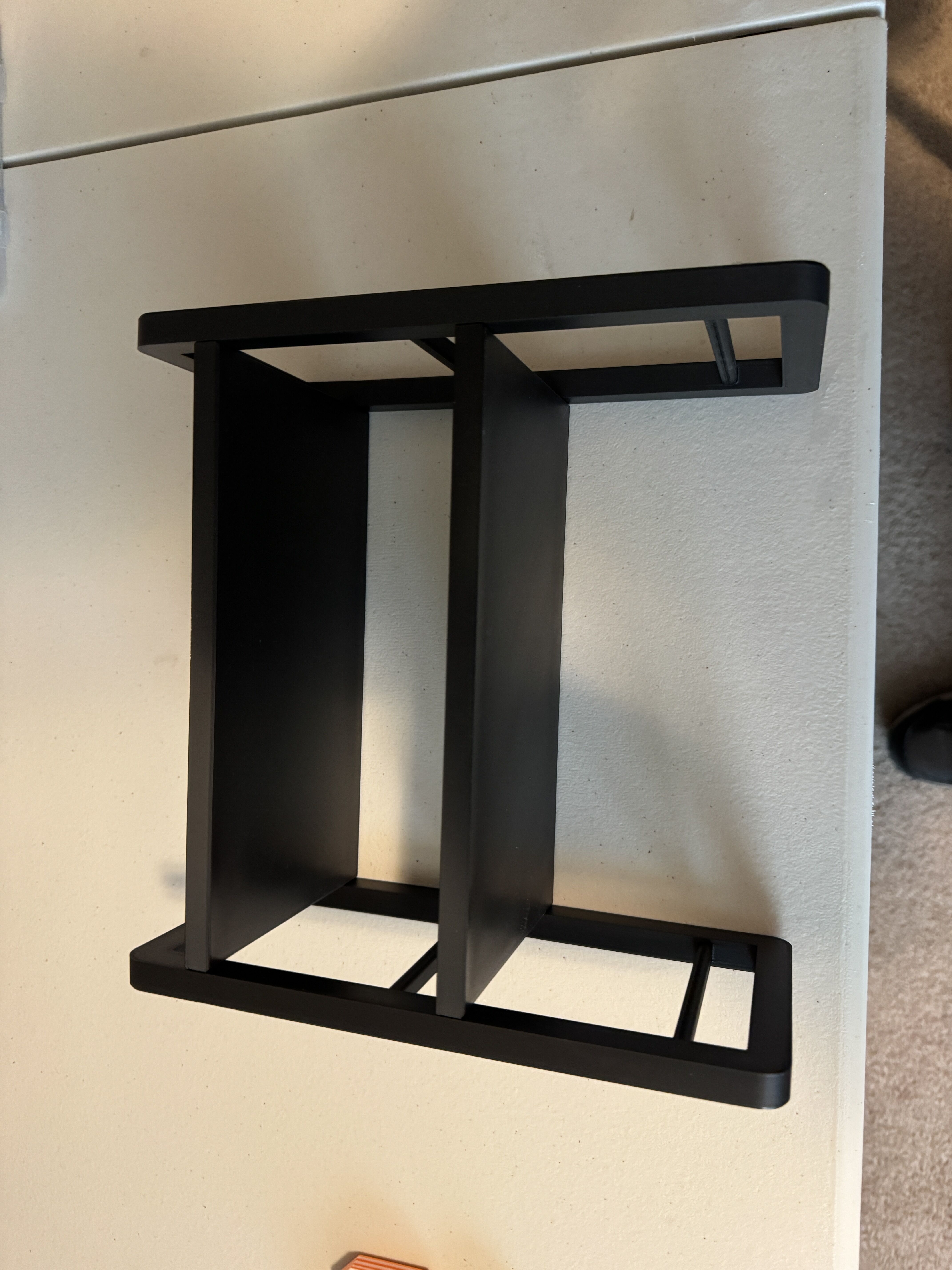 Miniatura 2 do modelo 3D Modern Shelf Stand