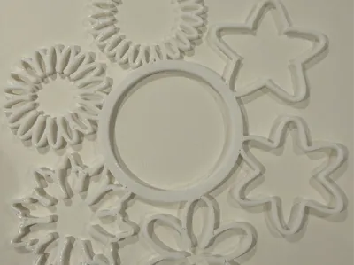 Flower tracing stencil
