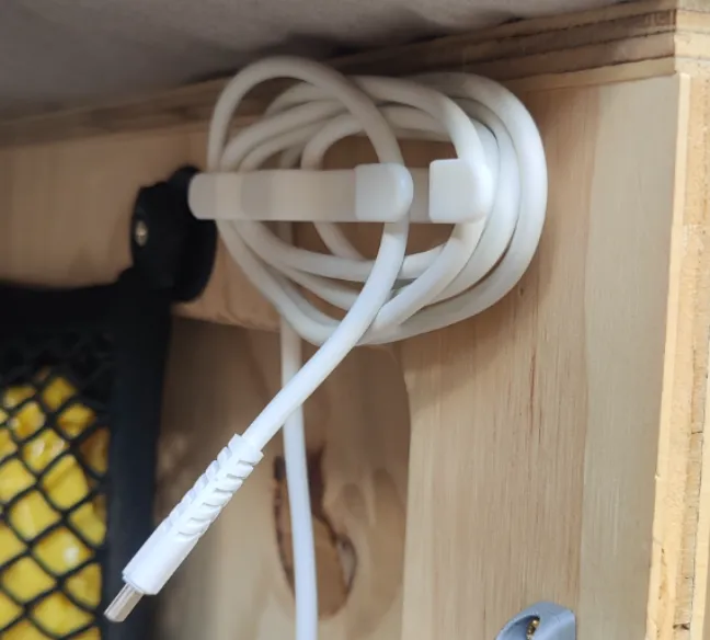 Cable holder 