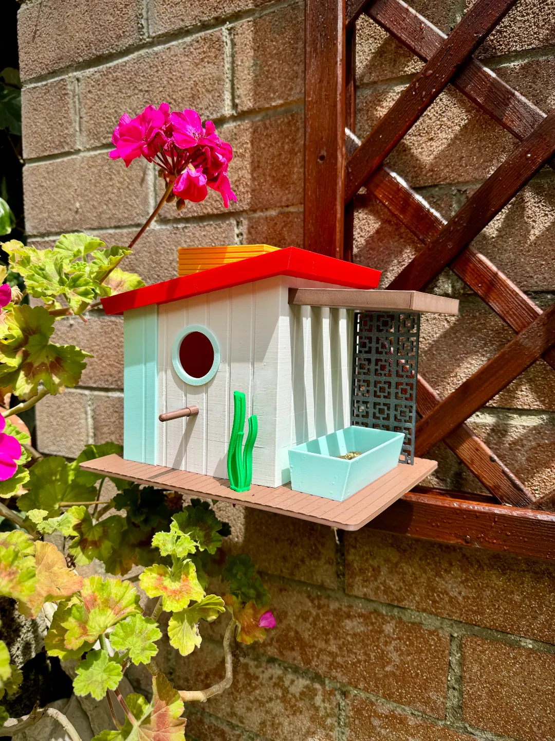 Modern Midcentury Birdhouse - Wifi Camera enabled view 2