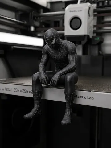 Estante o repisa: Figura de Spiderman negro triste en una repisa — vista de referencia 3