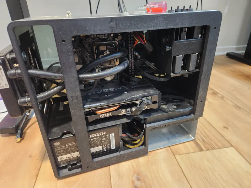 In Win 901 Glass Riser