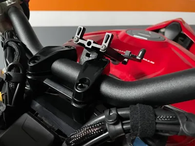 Ducati Streetfighter V4(S) Low profile phone mount