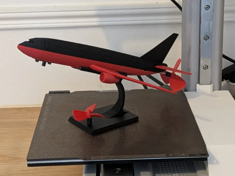 Boeing 737 powered toy plane