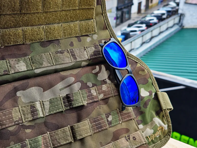 Molle glasses holder