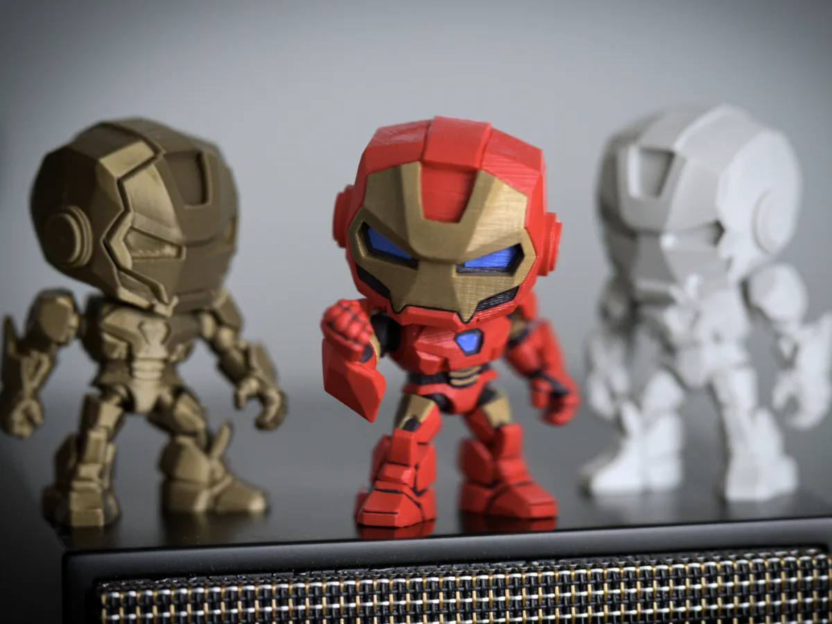 Spezielles Design, voll bewegliche Titan-Man-Figur, Sammlerfigur und Ornament