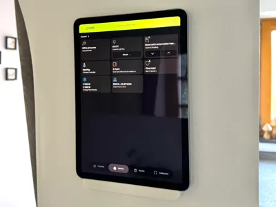 iPad Air 11 M3 Wall Mount with Wireless Charging