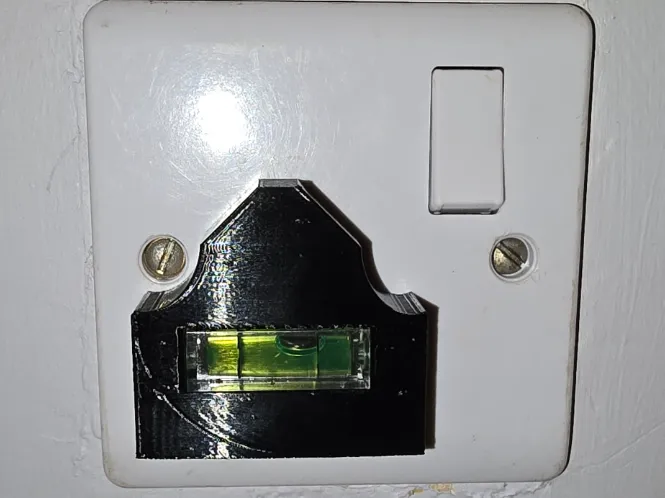 UK 3 Pin Socket Level Leveler