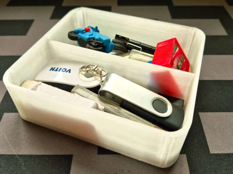 Desk organizer