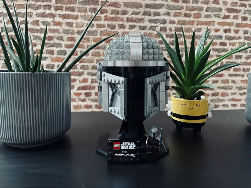 Hexagonal Helmet & Minifigure Display Stand