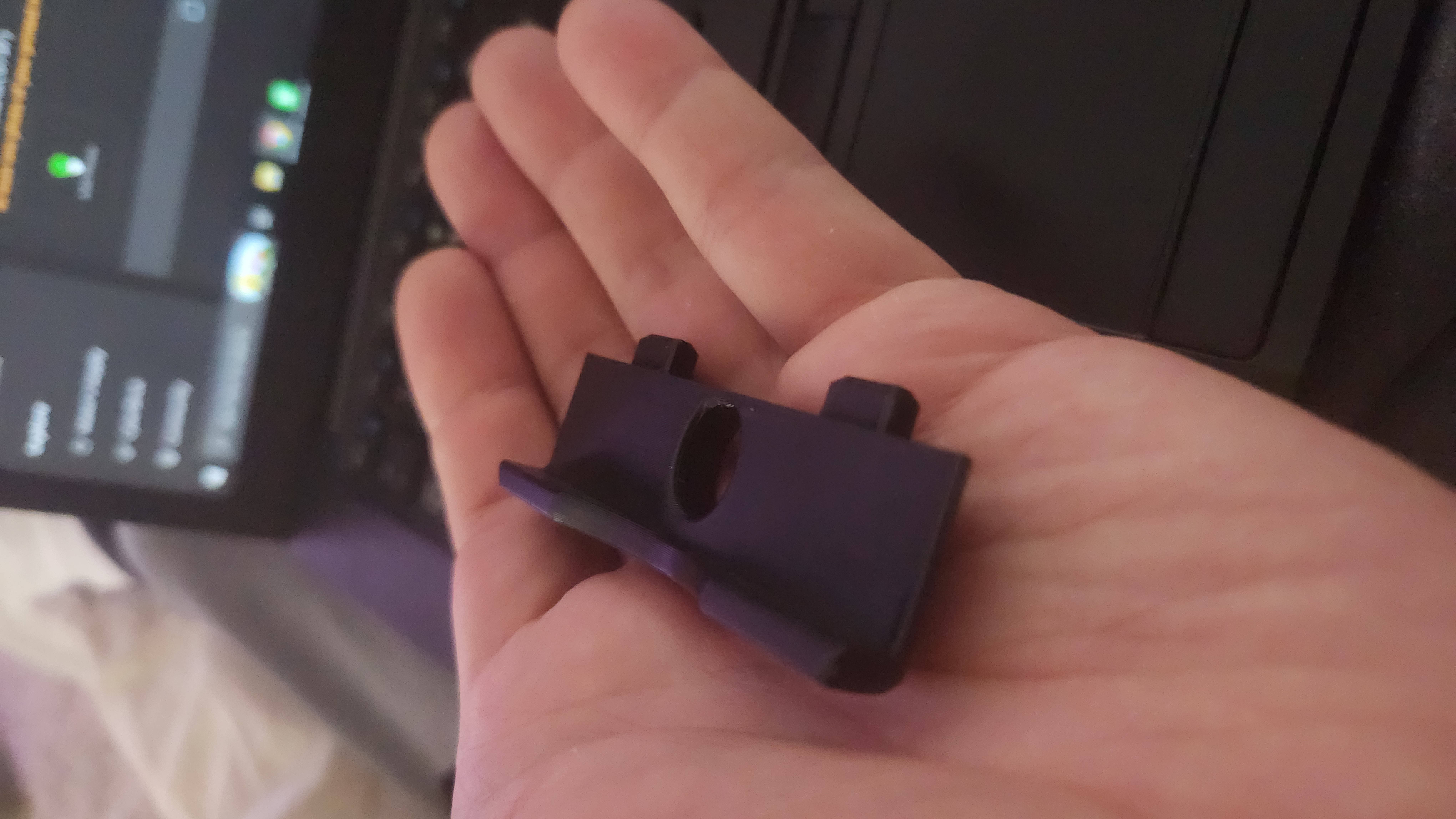 Miniatura 5 do modelo 3D Phone Stand - Tilt Adjustable