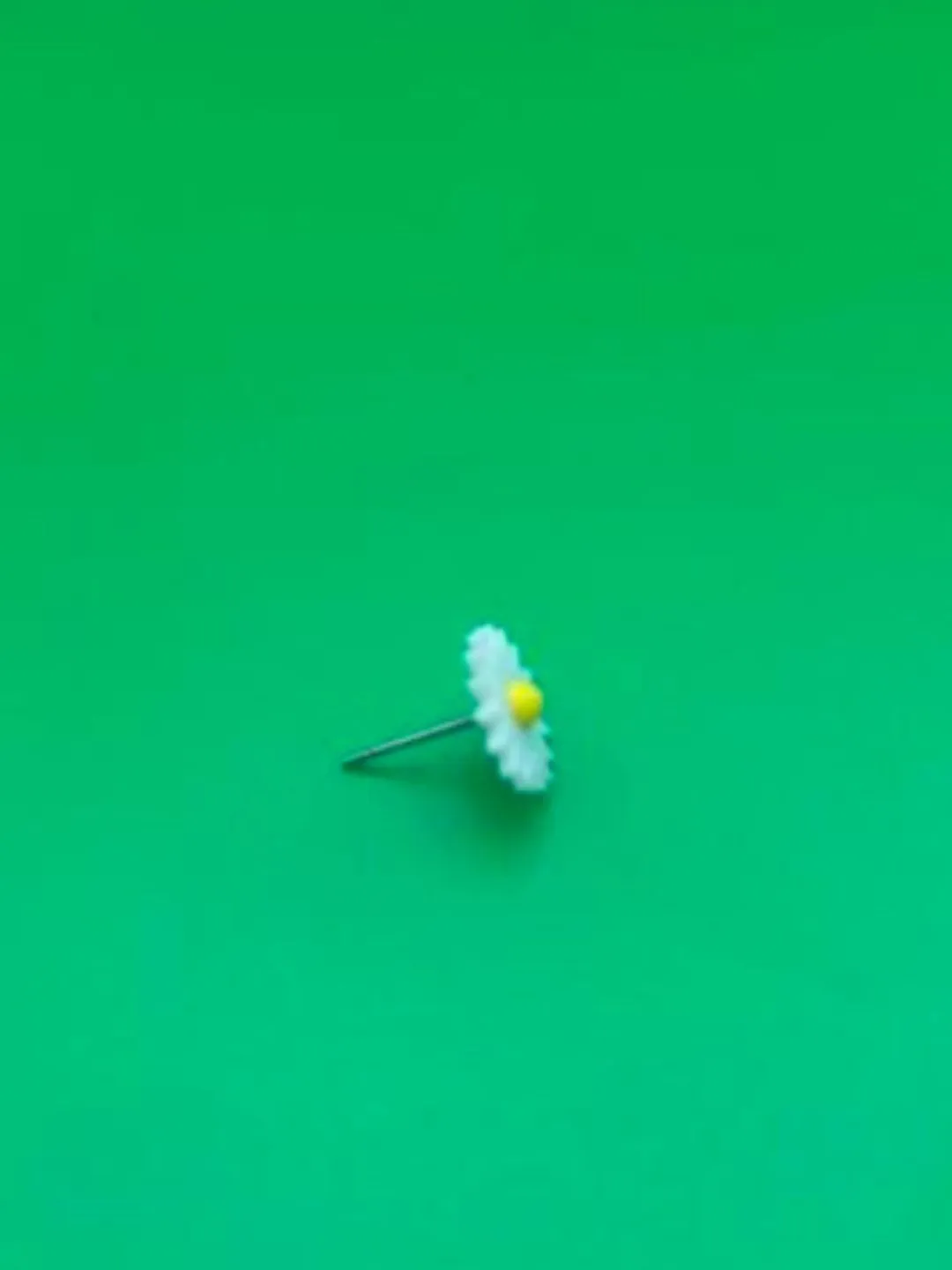 Daisy stud earrings view 2