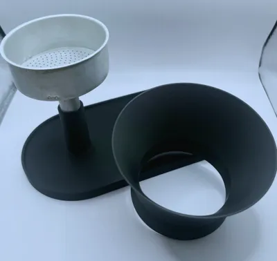 Holder with plate and funnel for Moka Pot