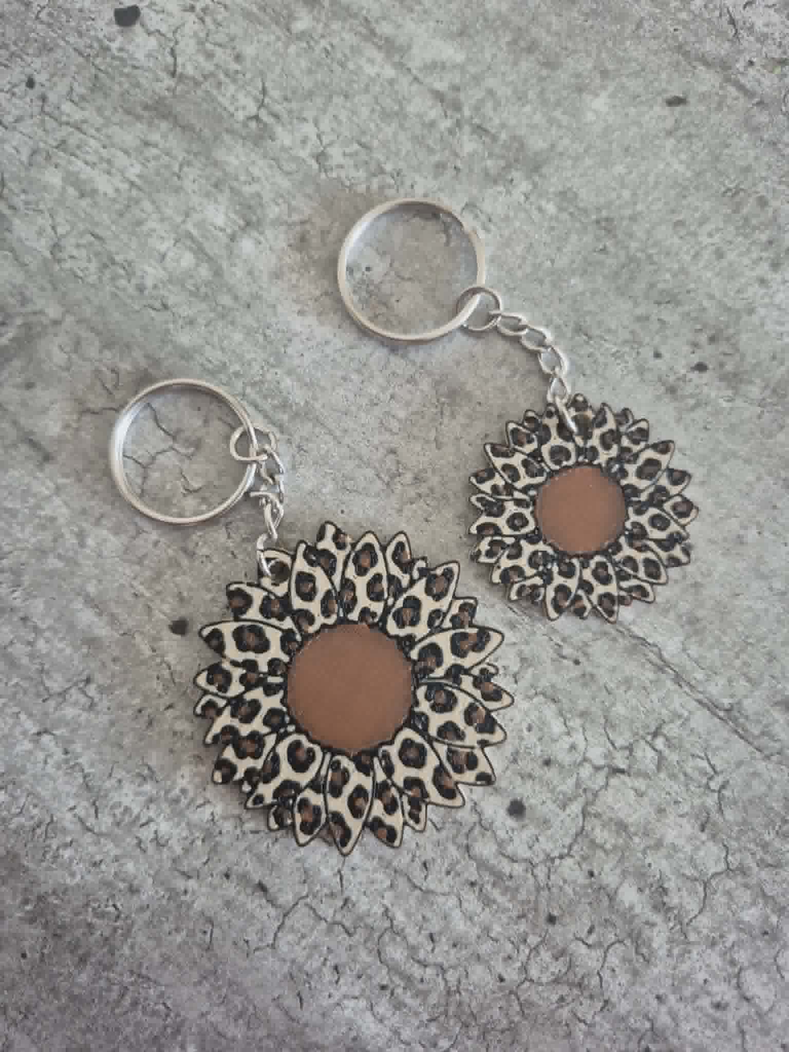 Cheetah Print Sunflower Keychains - Free 3D Print Model - MakerWorld