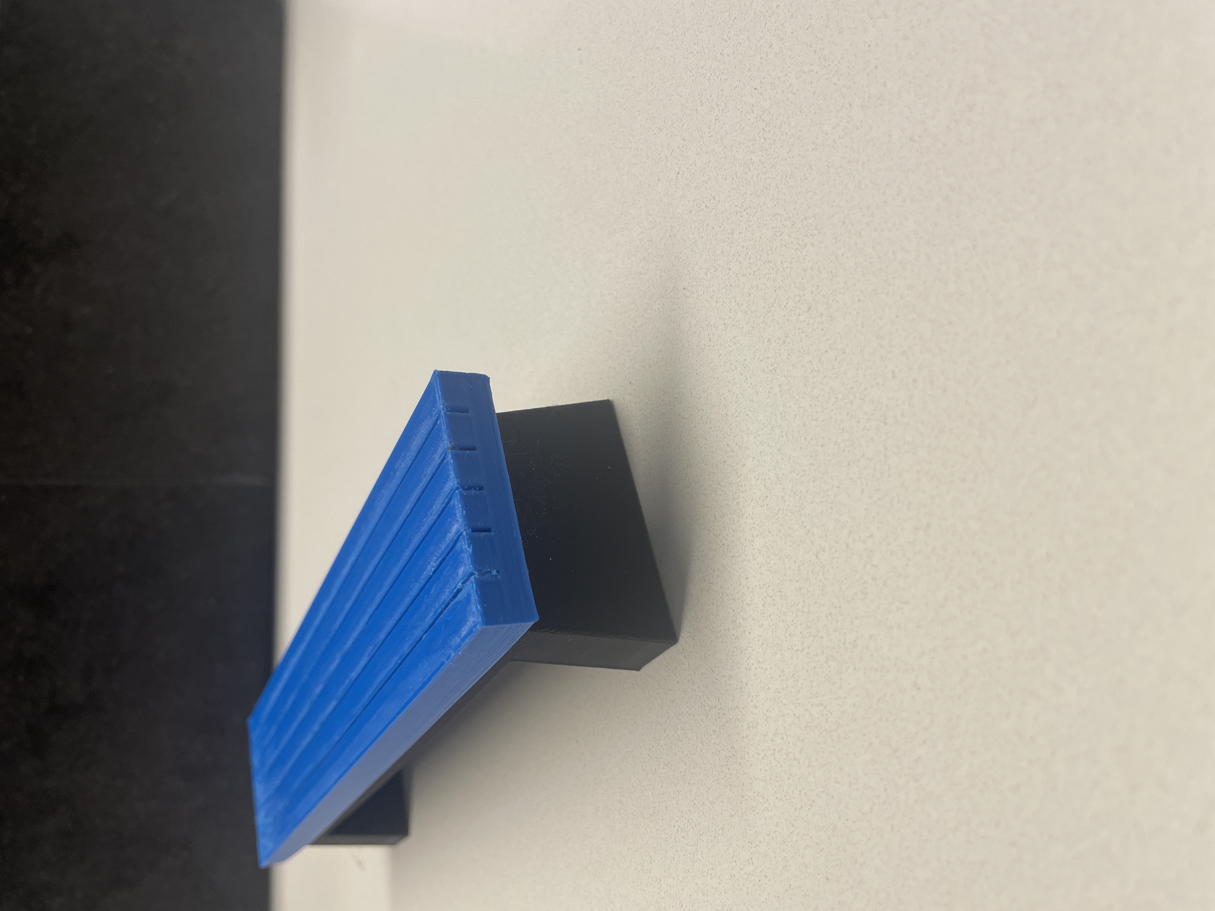 Miniatura 4 do modelo 3D Fingerboard Bench