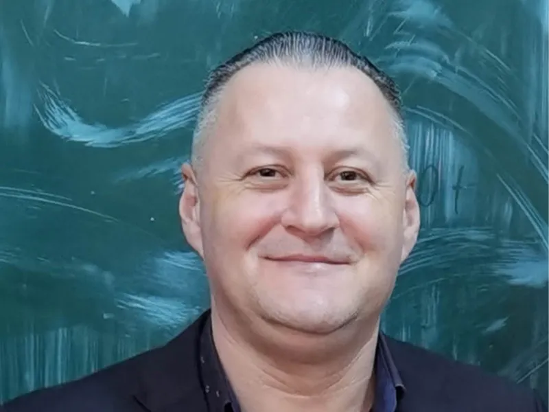 TOMONIU ANTONIO Statue