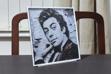 Cuadro decorativo en 3D: Tim Curry (1946-2026) - 3 Color HueForge — vista de referencia 5