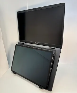 Portable dual screen laptop stand