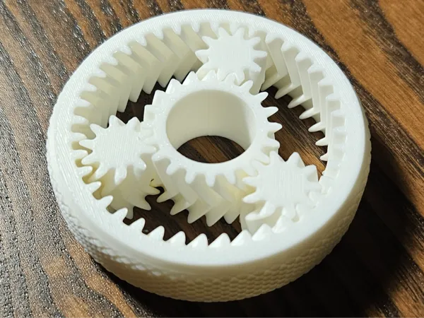 Fidget spinner à engrenages