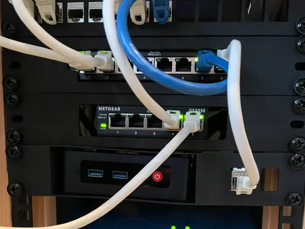 Rack 10 pouces renforcé pour mini PC