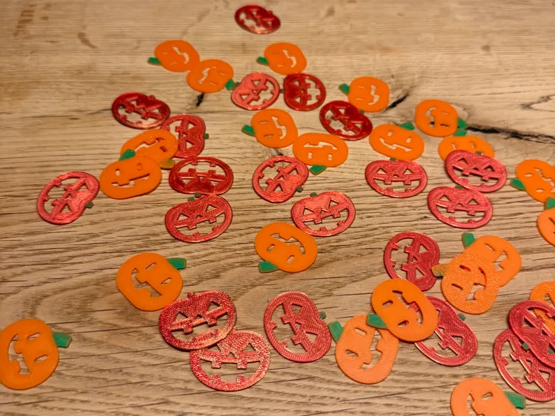 Halloween Kürbis-Konfetti – für Tisch & Tütchen!