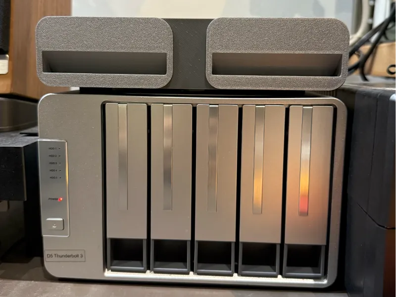 Terramaster D5 drawer