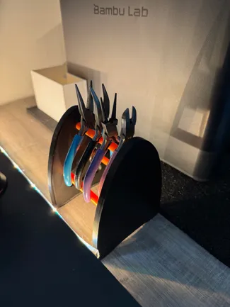 Plier stand