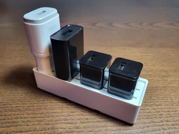 Bac Gridfinity pour chargeurs secteur USB