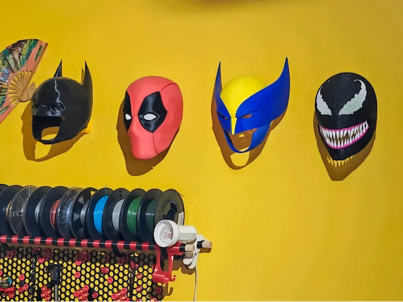 Helmet holder on the wall